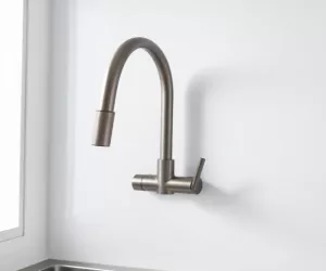 Bateria ścienna z wyciąganą wylewką