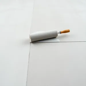 Czy gruntować wylewkę samopoziomującą pod płytki