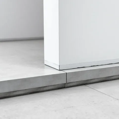 Czy można postawić ściankę działową na posadzce