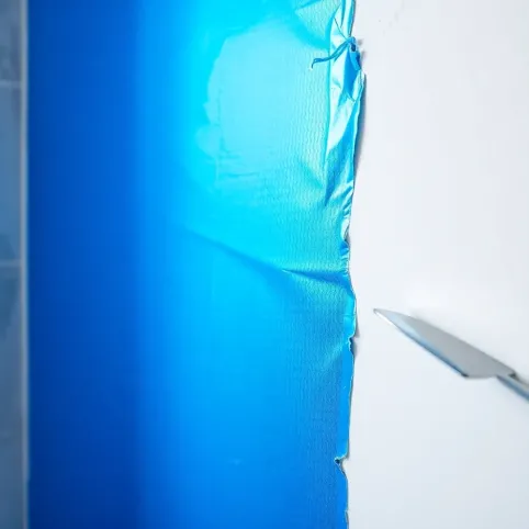 Czy na folię w płynie można kłaść gładź