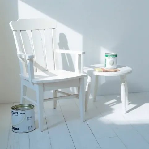 Czym malować drewno na biało