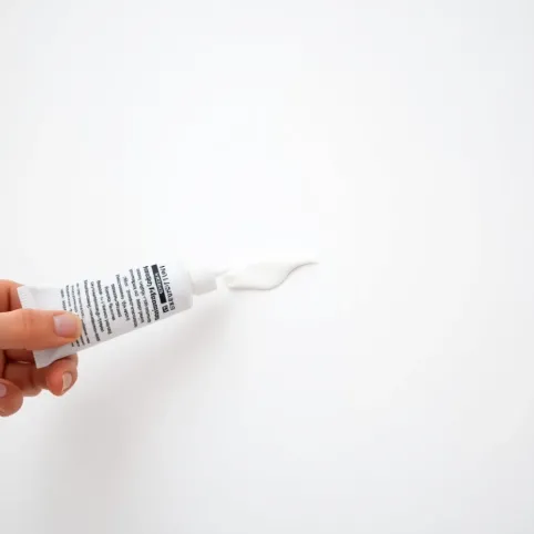 Czym przykleić listwę styropianowa do ściany