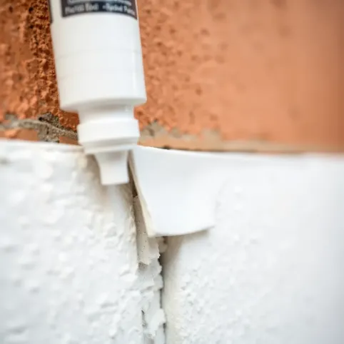 Czym wypełnić dylatacje w ścianie