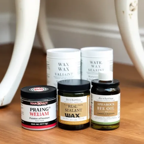 Czym zabezpieczyć malowane meble