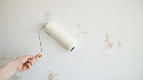 gruntowanie ścian przed tapetowaniem