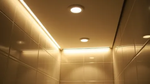 Halogeny sufitowe do łazienki