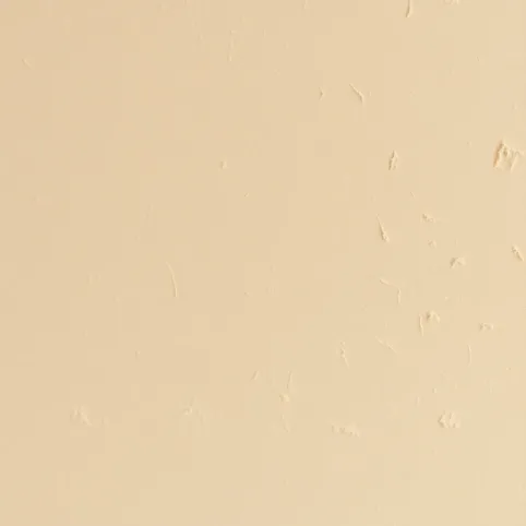 Ile schnie grunt na ścianie