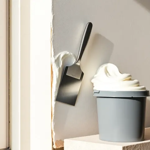 jak nakładać tynk silikonowy