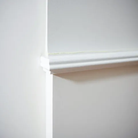 Jak przykleić listwy do ściany