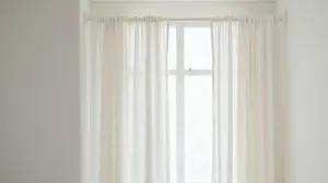 Jak zamontować karnisz nad oknem