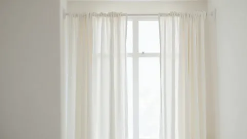 Jak zamontować karnisz nad oknem