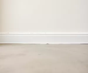 Jak zamontować listwy przypodłogowe MDF na klej