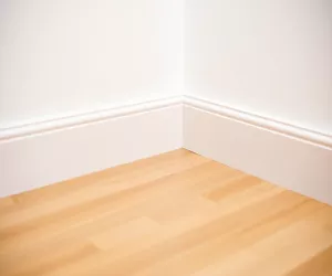 Jak zamontować listwy przypodłogowe MDF