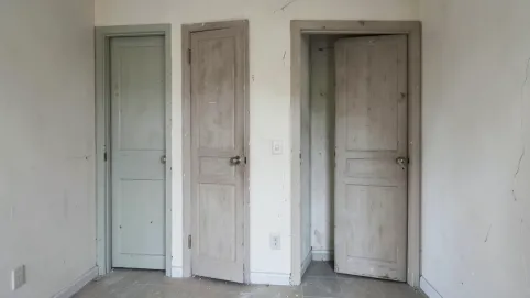 Jaką farbą pomalować drzwi wewnętrzne