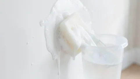 jaki płyn do mycia ścian przed tapetowaniem