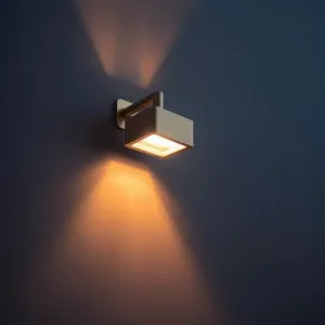 Lampa na klatkę schodową ścienna