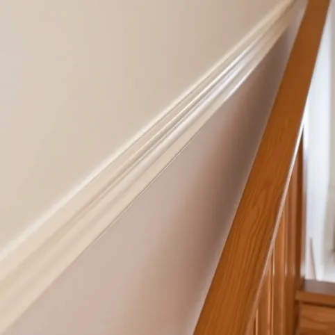 Listwy na ścianę przy schodach