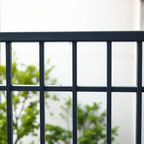 Malowanie balustrady balkonu w bloku