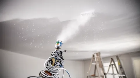 malowanie natryskowe sufitu