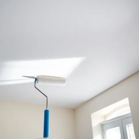 Malowanie sufitu wałkiem