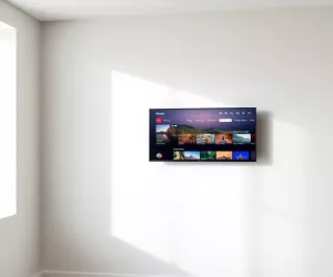 Mały telewizor na ścianę z Internetem
