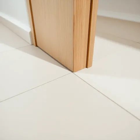 Montaż drzwi ile nad podłogą