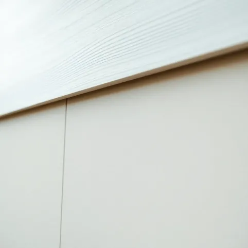 Montaż paneli na ścianie