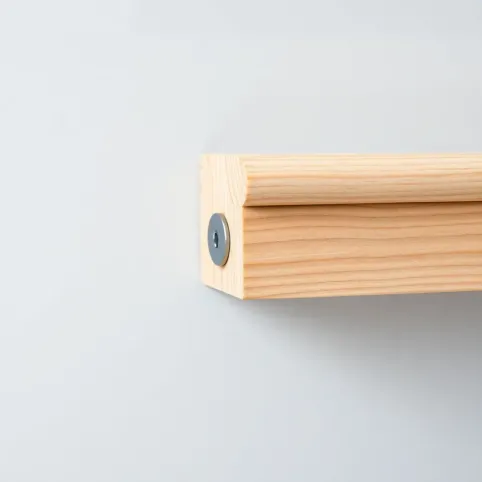 Montaż poręczy drewnianej do ściany