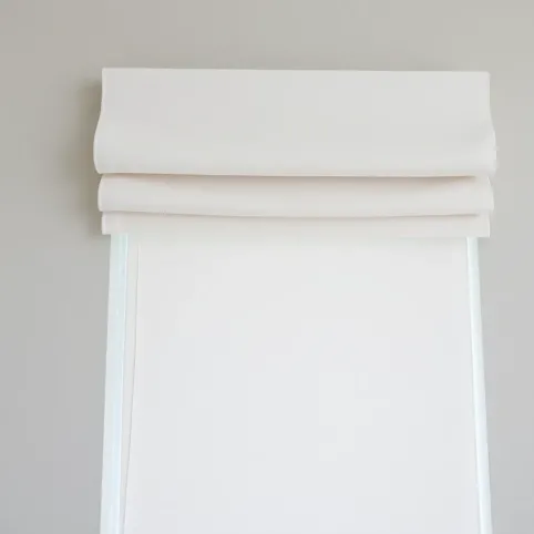 Montaż rolety rzymskiej do ściany