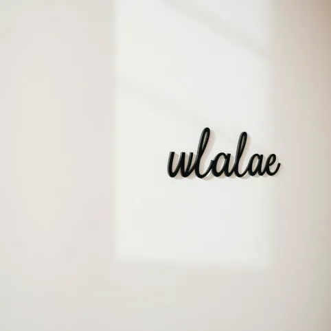 Naklejka z imieniem na ścianę