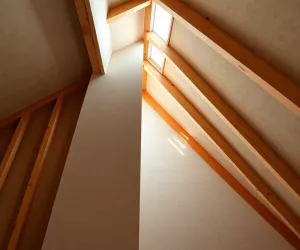 Podniesienie ścianki kolankowej a kąt nachylenia dachu