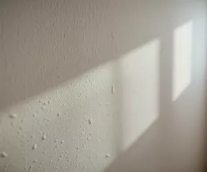 Tynki strukturalne do wnętrz