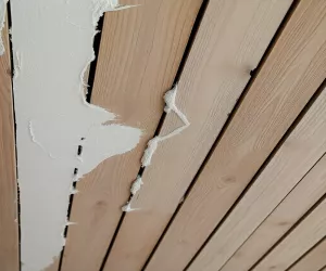 Tynkowanie sufitu z desek