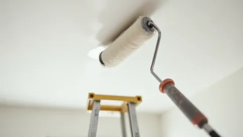 Wałek do malowania sufitu niekapiący